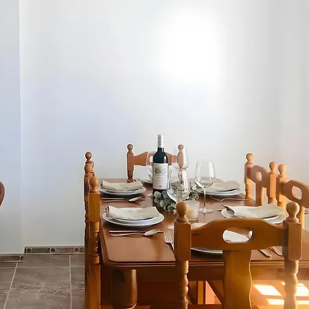 Piscina Privada Parking Cerca Del Pueblo Viewl