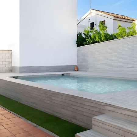 Piscina Privada Parking Cerca Del Pueblo Viewl